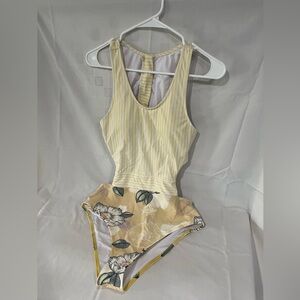 cupshe women’s one piece swimsuit - size L